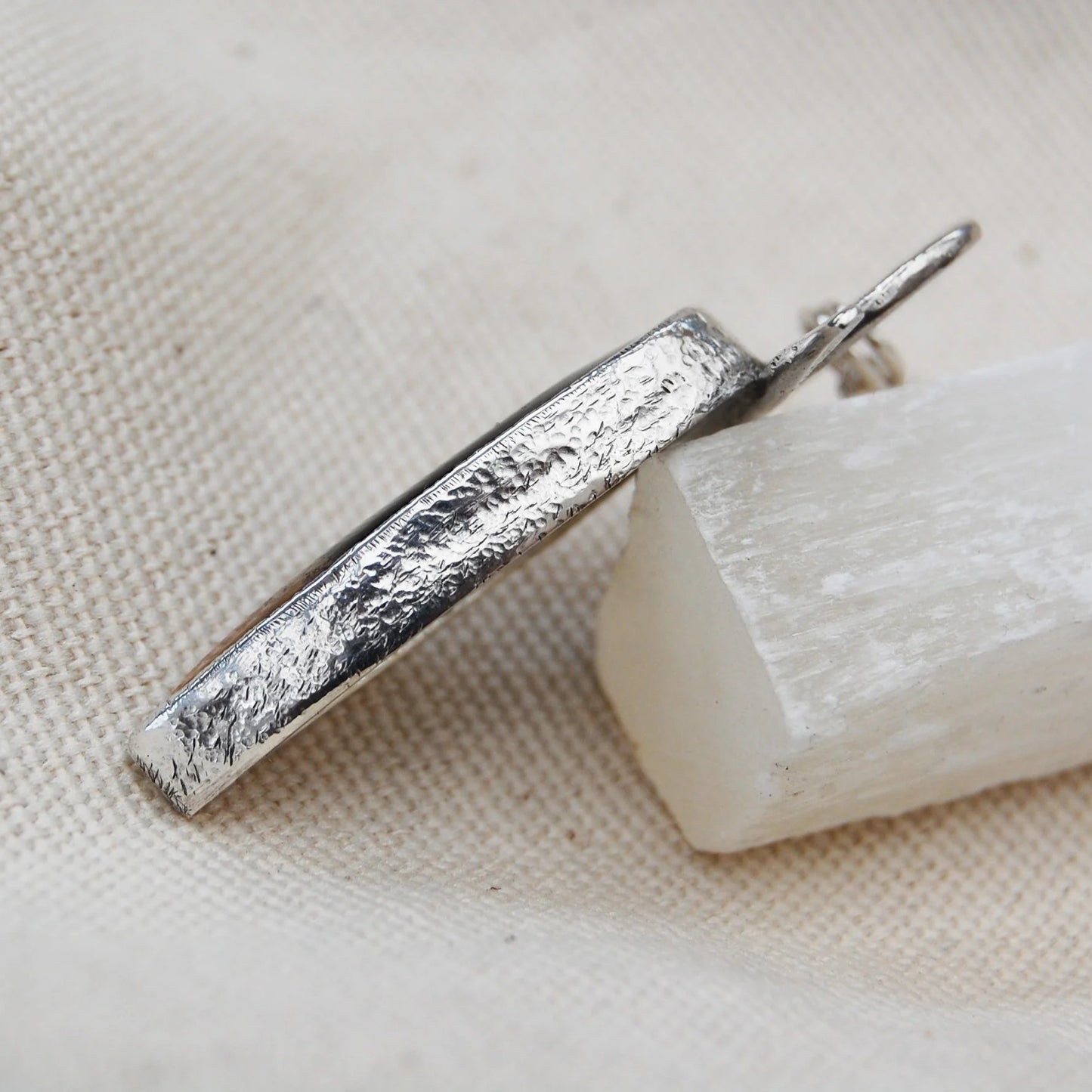 Rooted Preistess Necklace - Into The Wanderness