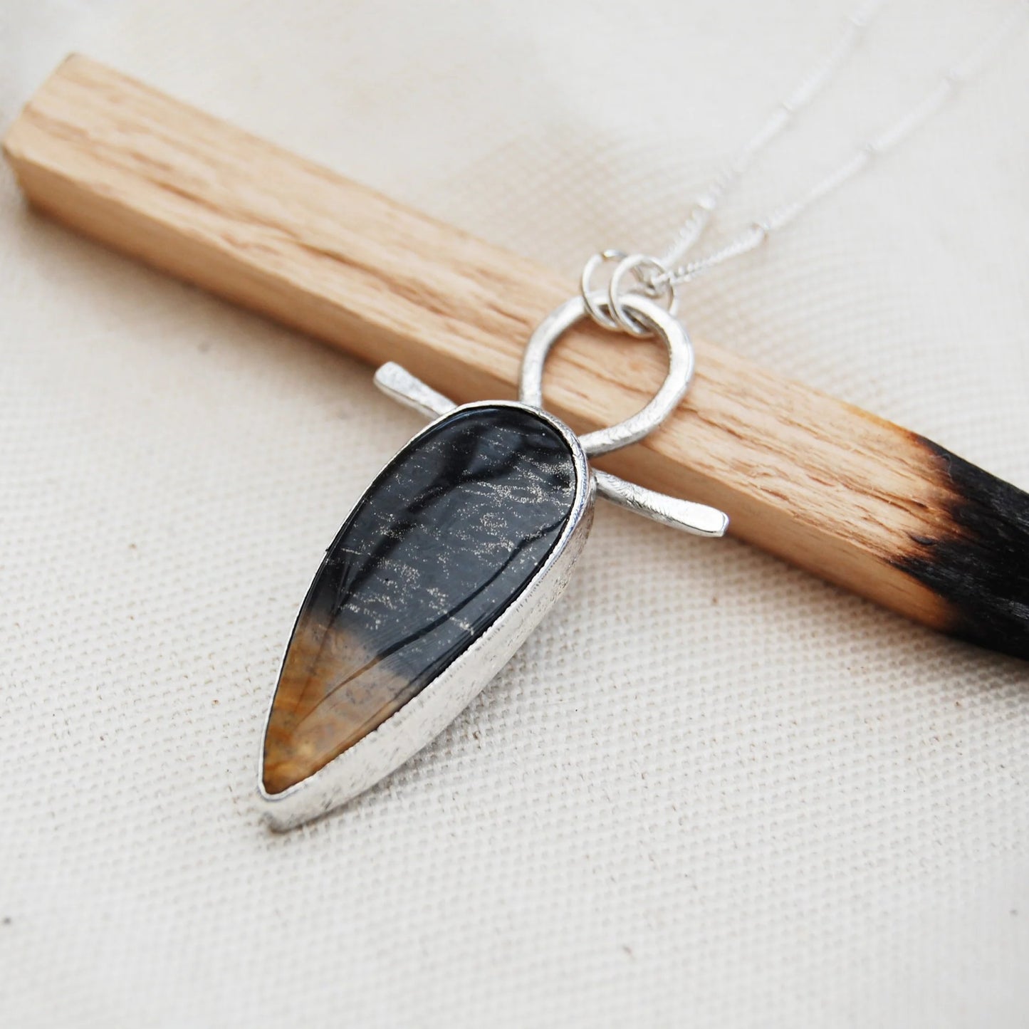 Rooted Preistess Necklace - Into The Wanderness