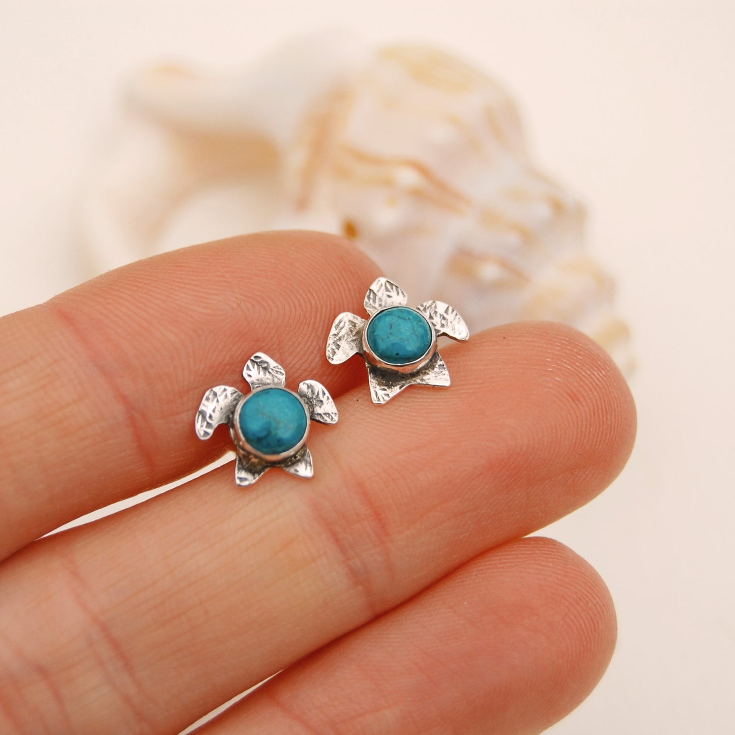 Gili Sea Turtle Studs
