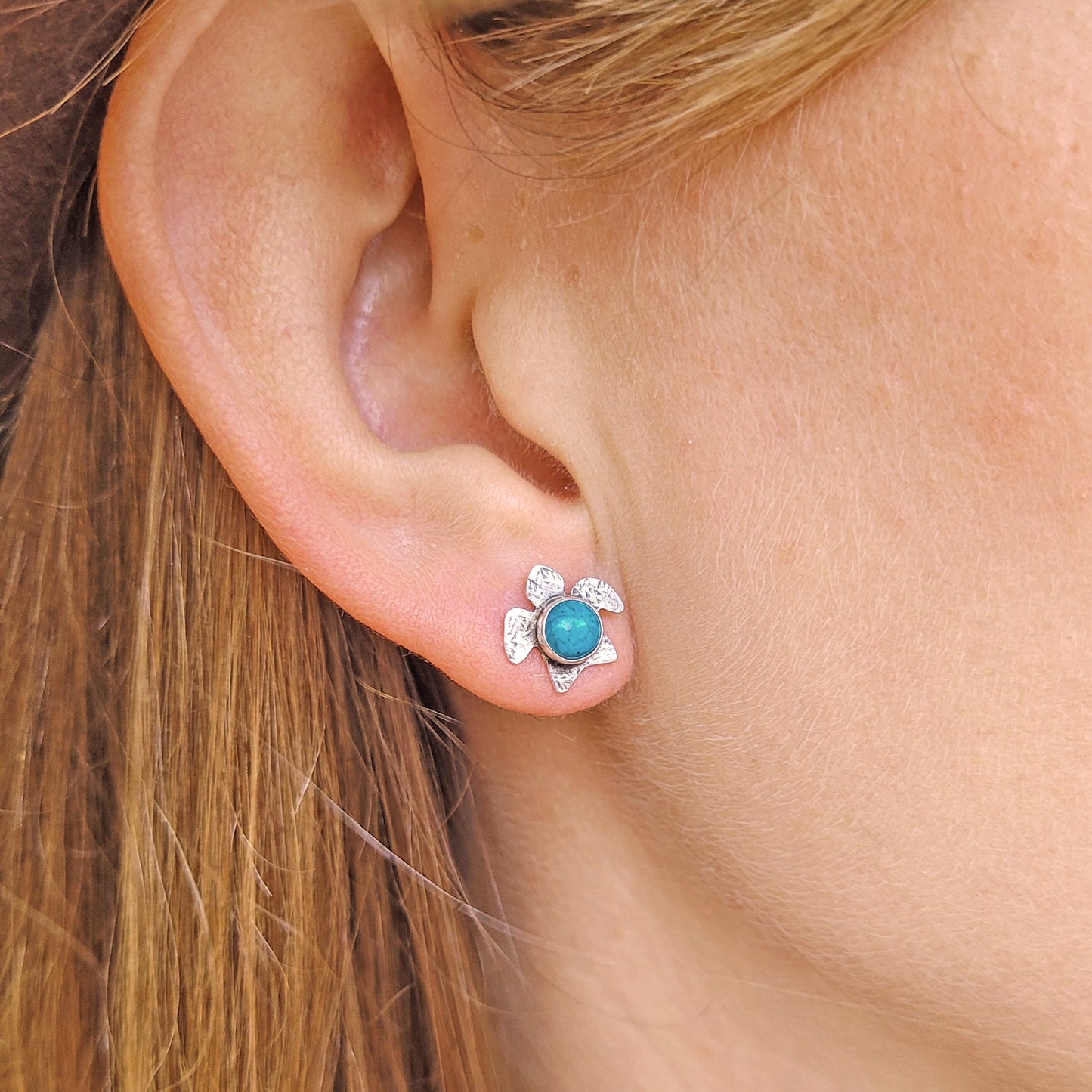 Gili Sea Turtle Studs